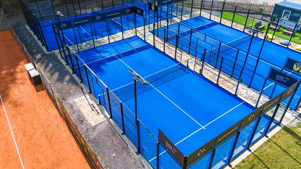 Padelplätze von PADELFIELD in Weer von oben